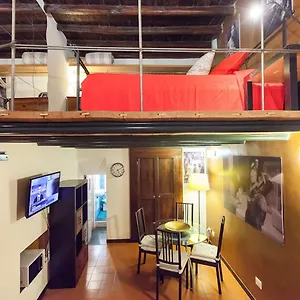 Independent In Trevi Fountain - Spain Square Apartment