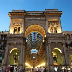 Gardone - Ampio Con 2 Da Letto - Comodo Per Duomo! , Milan Italy