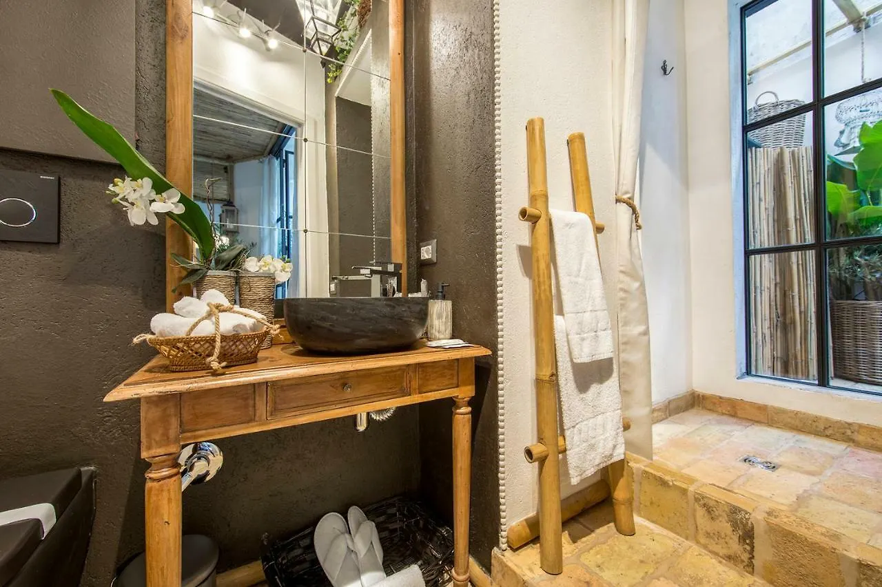 Apartment Trastevere Gem Cozy Light-Filled Retreat Rome Italy