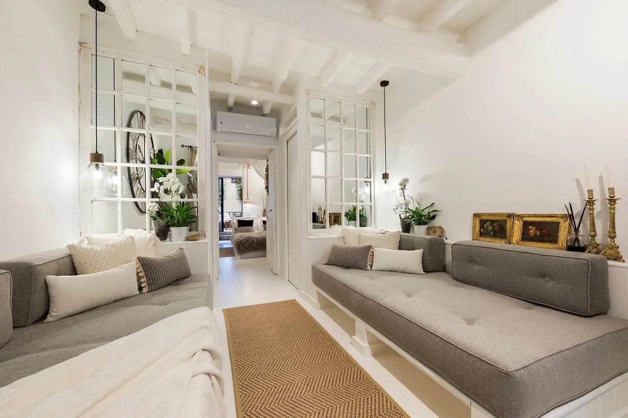 Trastevere Gem Cozy Light-Filled Retreat Rome